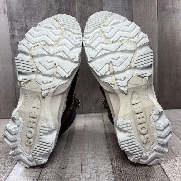 Sorel Kinetic Breakthru Conquest Womens 7 Sneaker Boots Bootie Waterproof Maroon - Picture 11 of 13